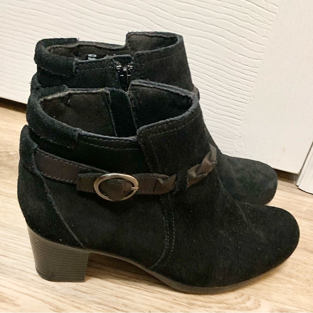 Clark’s Bendables Suede Ankle Boots Booties Chunky Heel 9M Black 68728